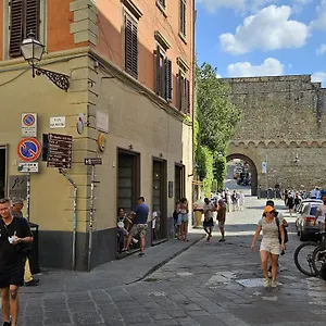 Charming House In San Niccolo Apartamento